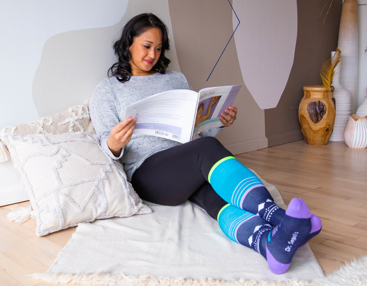 What Are The Differences In Compression Socks vs Regular Socks? Dr