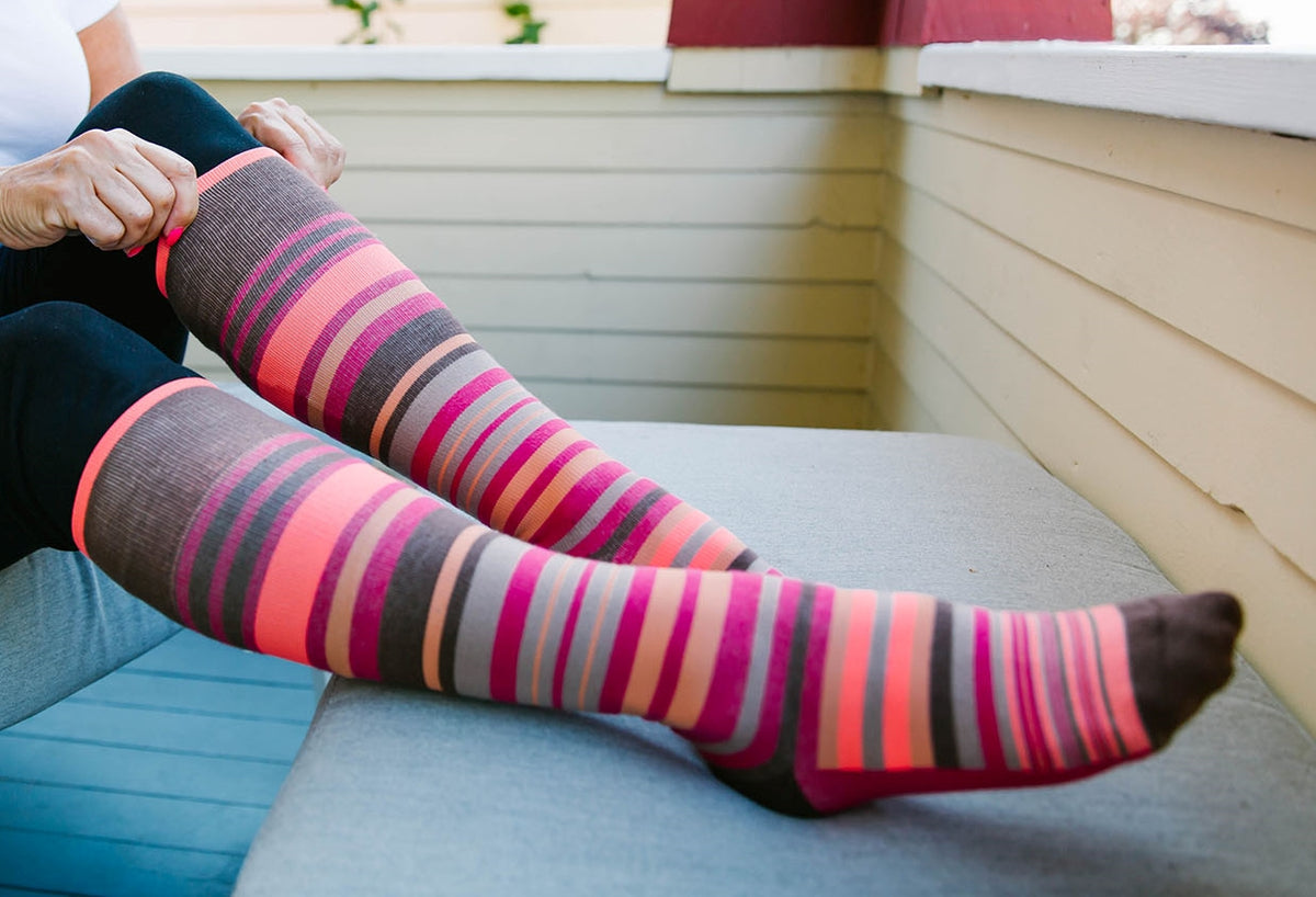 Compression Socks: Safe For All-Day Wear? | ShunVogue How long to wear compression socks