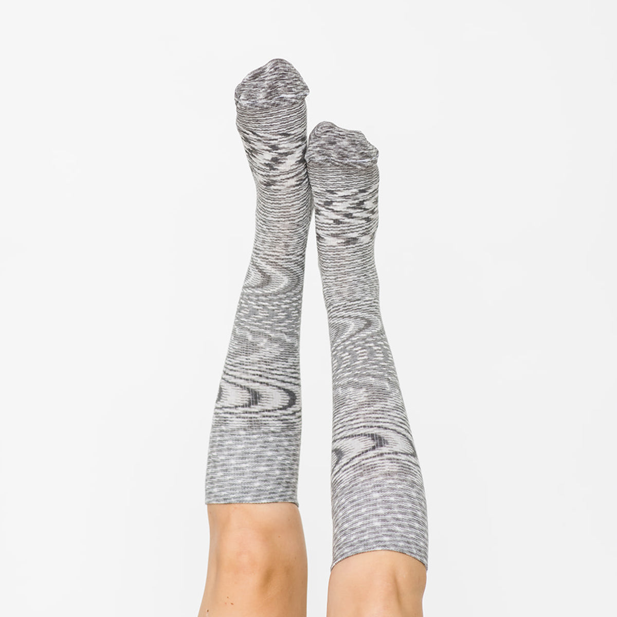 Space Dyed Cotton Grey/White Energy Socks – Dr. Segal's